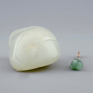 A Chinese pale celadon jade snuff bottle, 18/19th C. — 照片 6