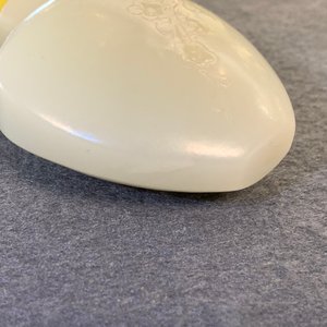A Chinese pale celadon jade snuff bottle, 19th C. — 照片 11