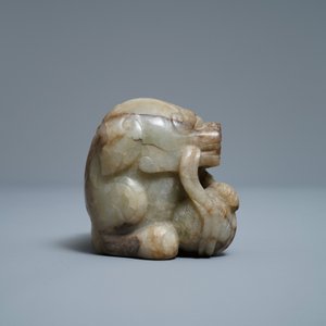 A Chinese pale grey-brown jade model of a Buddhist lion, 19/20th C. — 照片 3