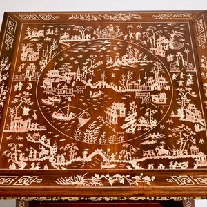 A Chinese parcel-gilt and sculpted wood table with bone inlay, 20th C. — 照片 2