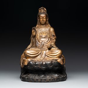 A Chinese parcel-gilt bronze Guanyin and a pair of Bodhisattvas, 20th C. — 照片 2