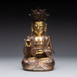 A Chinese parcel-gilt bronze Guanyin, Ming — photo 2