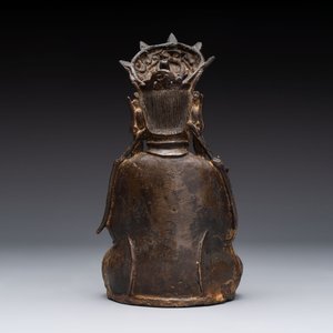 A Chinese parcel-gilt bronze Guanyin, Ming — photo 4