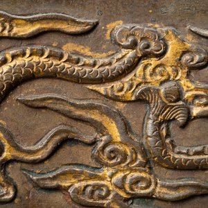 A Chinese partly gilded bronze censer with jade-topped wooden cover, Xuande mark, Kangxi — photo 14