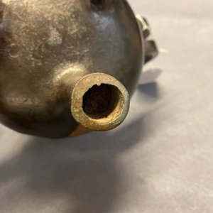 A Chinese partly gilded bronze tripod censer and cover, Ming — 照片 24