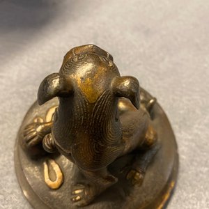 A Chinese partly gilded bronze tripod censer and cover, Ming — 照片 28