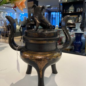 A Chinese partly gilded bronze tripod censer and cover, Ming — 照片 9