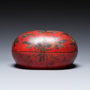 A Chinese peach-shaped painted lacquer box and cover, Qing — 照片 5