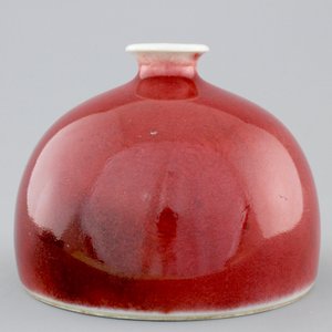 A Chinese peachbloom-glazed beehive waterpot, Kangxi mark, 18/19th C. — 照片 3