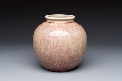 A Chinese peachbloom-glazed globular vase, 19th C.