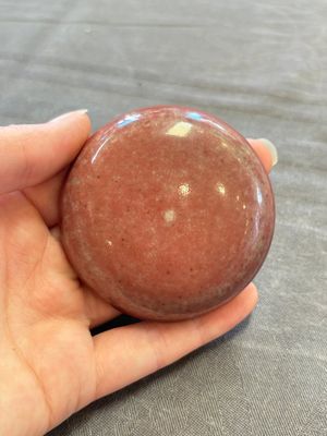 A Chinese peachbloom-glazed ink paste box and cover, Kangxi mark and of the period — photo 1
