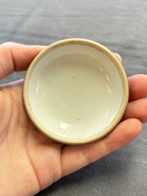 A Chinese peachbloom-glazed ink paste box and cover, Kangxi mark and of the period — photo 2