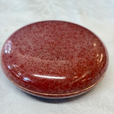 A Chinese peachbloom-glazed seal paste box — photo 1