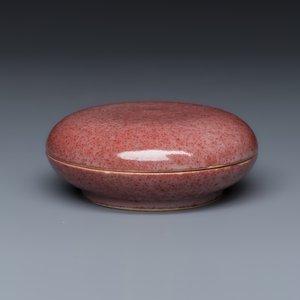 A Chinese peachbloom-glazed seal paste box — photo 1
