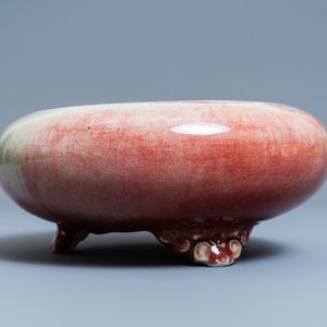 A Chinese peachbloom-glazed tripod censer, 18/19th C. — 照片 5