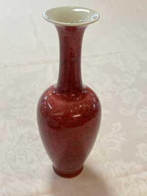 A Chinese peachbloom-glazed vase, 21st C. — photo 1