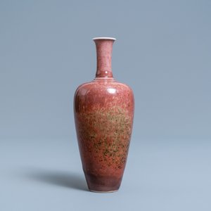 A Chinese peachbloom-glazed vase, Kangxi mark, Republic — 照片 3