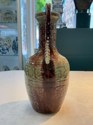A Chinese peachbloom-glazed vase with dragon-form handles, 18th C. — photo 2