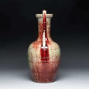 A Chinese peachbloom-glazed vase with dragon-form handles, 18th C. — photo 2