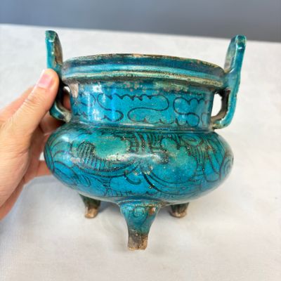 A Chinese peacock-blue-glazed tripod incense burner with wooden cover — photo 2