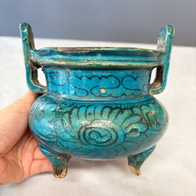 A Chinese peacock-blue-glazed tripod incense burner with wooden cover — photo 4