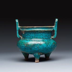 A Chinese peacock-blue-glazed tripod incense burner with wooden cover — photo 3