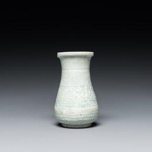 A Chinese pear-shaped qingbai vase, Song/Jin — photo 3
