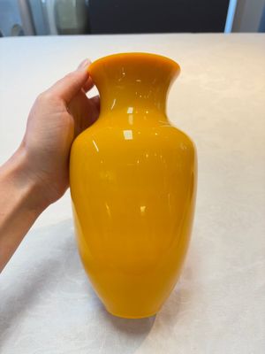 A Chinese Peking yellow glass vase on wooden stand, 19th C. — photo 3