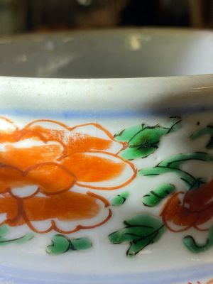 A Chinese 'peony scroll' famille verte vase and cover, Kangxi — 照片 16