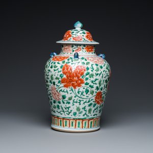 A Chinese 'peony scroll' famille verte vase and cover, Kangxi — 照片 3
