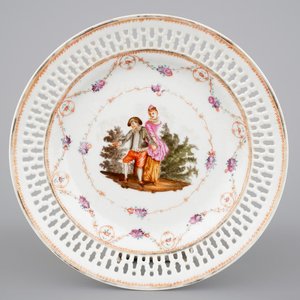 A Chinese pierced European subject Meissen style export porcelain plate, 18th C. — foto 1