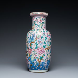 A Chinese pink-ground famille rose rouleau vase, 19th C. — 照片 1