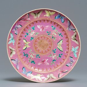 A Chinese pink-ground famille rose Straits, Peranakan or Nyonya market plate, 19th C. — 照片 1