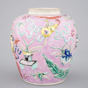 A Chinese pink ground relief-decorated ginger jar, 19th C. — photo 3