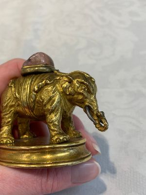 A Chinese pink quartz-inset gilt bronze elephant, 18th C. — photo 9