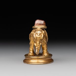 A Chinese pink quartz-inset gilt bronze elephant, 18th C. — photo 3