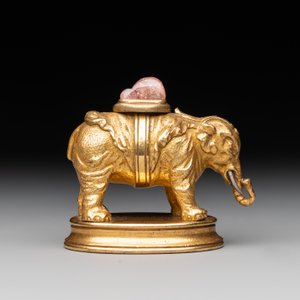 A Chinese pink quartz-inset gilt bronze elephant, 18th C. — photo 4