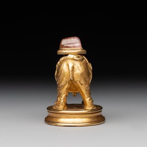 A Chinese pink quartz-inset gilt bronze elephant, 18th C. — photo 5