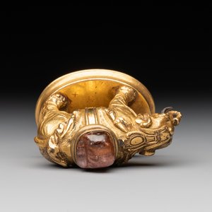 A Chinese pink quartz-inset gilt bronze elephant, 18th C. — photo 6
