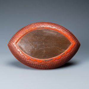 A Chinese pointed oval red cinnabar lacquer 'peacock' tray, three-character mark, Qianlong — 照片 3