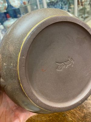A Chinese polished Yixing stoneware teapot and cover for the Thai market, 19th C. — photo 12