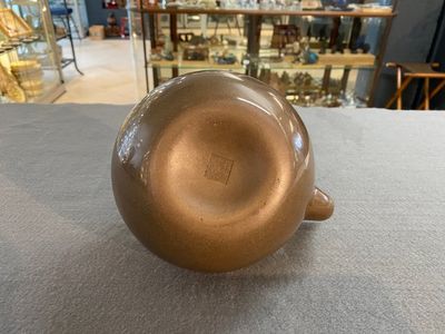 A Chinese polished Yixing stoneware teapot and cover for the Thai market, 19th C. — photo 3