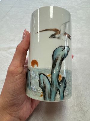 A Chinese polychrome brush pot with a bird standing on rockwork amid waves, Qianlong mark, 20th C. — photo 1