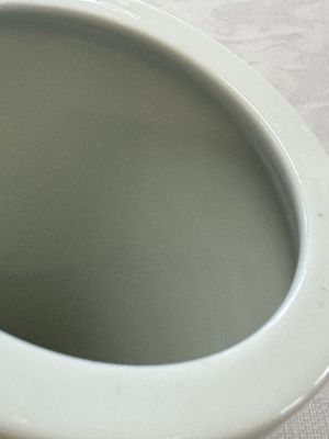 A Chinese polychrome brush pot with a bird standing on rockwork amid waves, Qianlong mark, 20th C. — photo 6