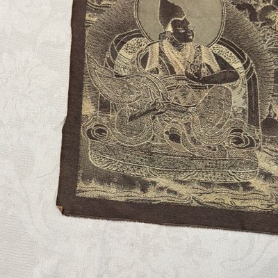 A Chinese polychrome-decorated brocade 'Padmasambhava' thangka — foto 15