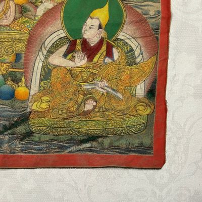A Chinese polychrome-decorated brocade 'Padmasambhava' thangka — foto 2