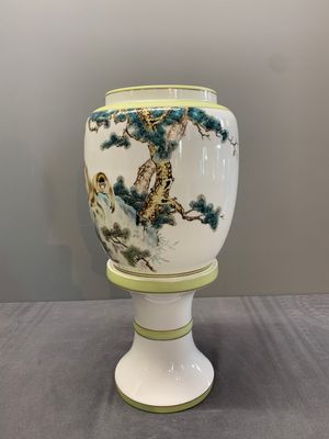A Chinese polychrome-decorated eggshell 'monkeys' lantern on stand, 20th C. — photo 2