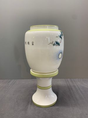 A Chinese polychrome-decorated eggshell 'monkeys' lantern on stand, 20th C. — photo 5