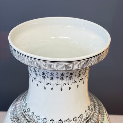 A Chinese polychrome-decorated ‘Jintian Uprising 金田起義’ vase — 照片 5