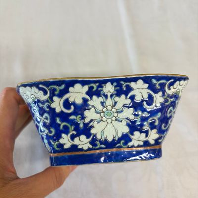A Chinese polychrome-enamelled nine-piece sweetmeat set in a gilt-lacquered box — photo 26
